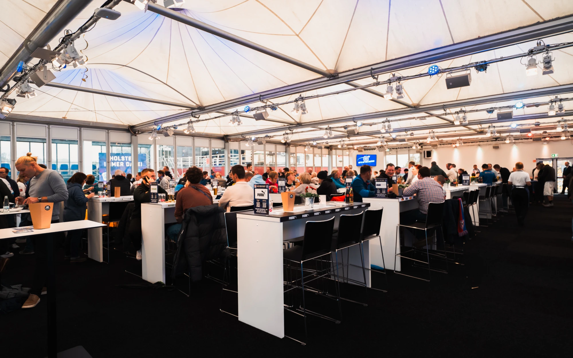 Eventfotografie im VIP-Bereich des KSV Holstein – nopo.